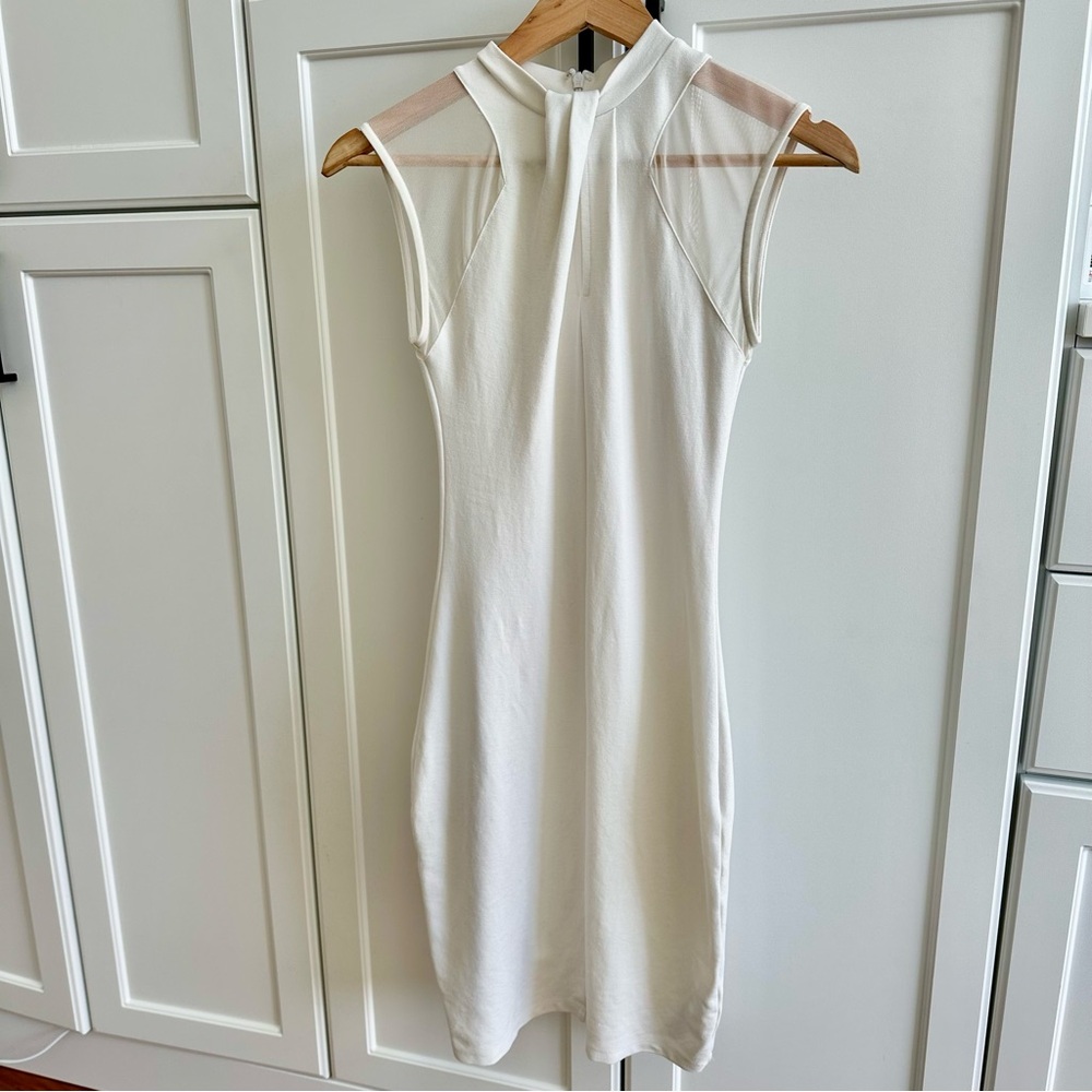Elegant French Connection White Sleeveless Dress with Peekaboo Detail Size 4